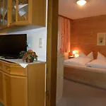 Gaestehaus Emberger マイヤーホーフェン