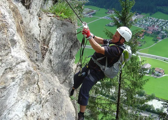 安贝尔格旅馆 *